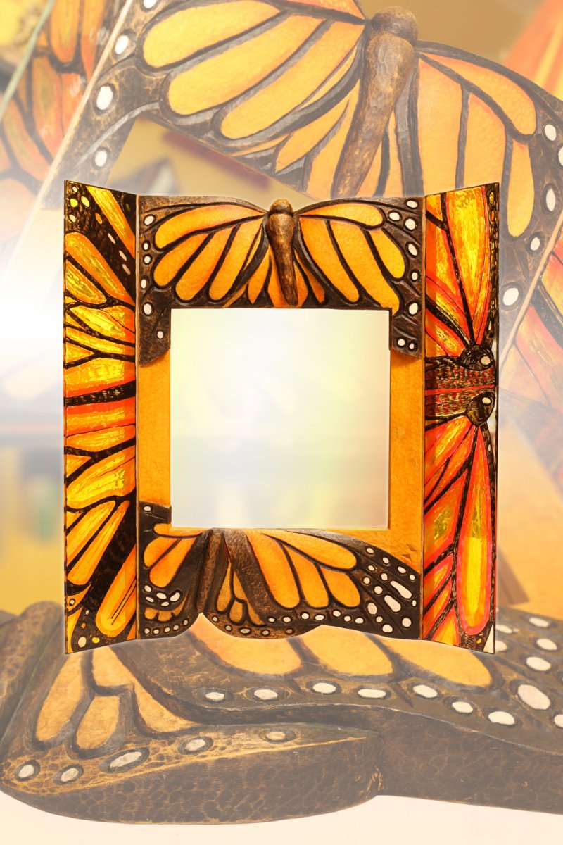 Malovaný rám se zrcadlem Monarcha