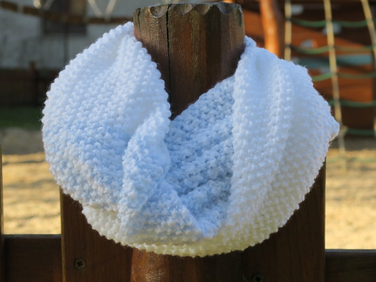 PLETENÝ NÁKRČNÍK "LEDOVÁ KRÁLOVNA"