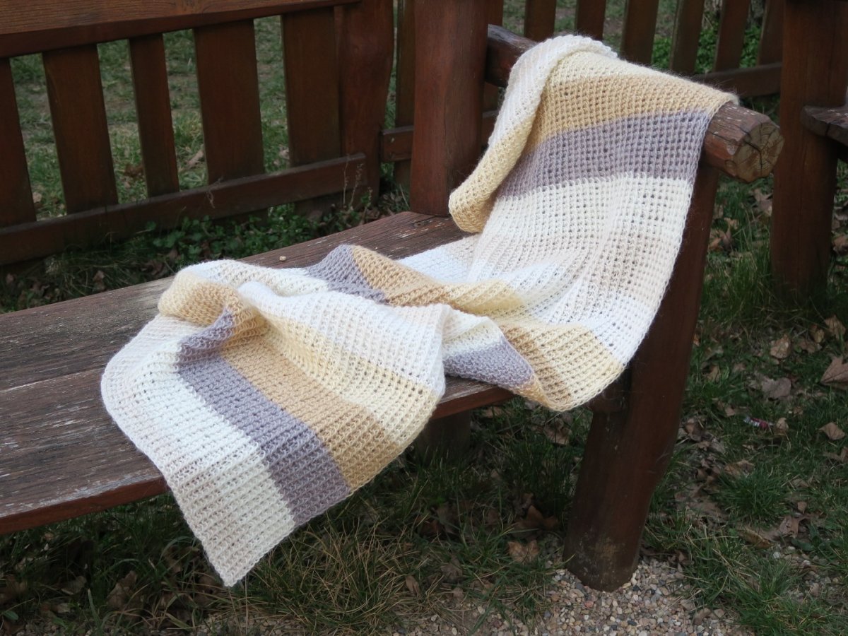 PLÉD/MAXIŠÁLA BARVÁCH S DECENTNĚ TŘPYTIVOU NITKOU