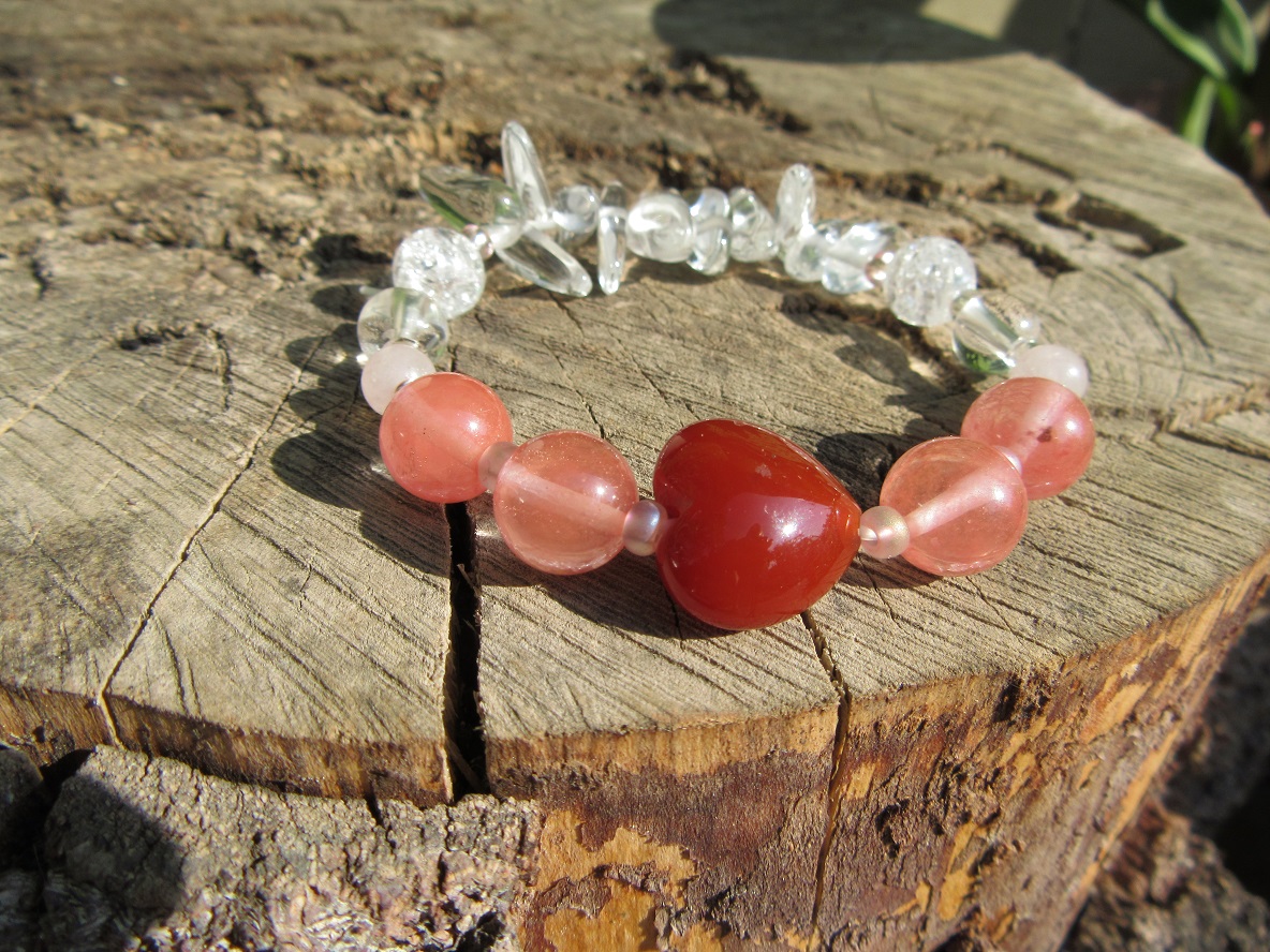 Náramek s karneolovým srdcem