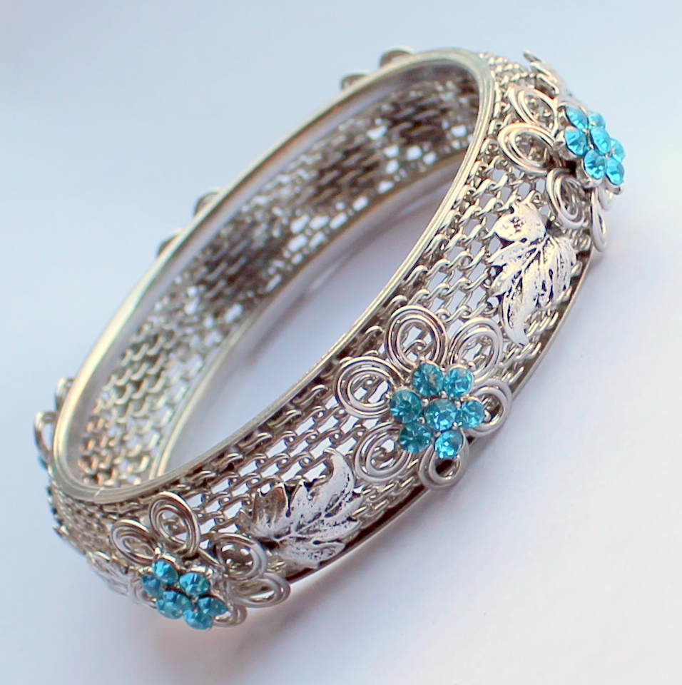 Elegantní kvetoucí náramek a náušnice zdarma!!!