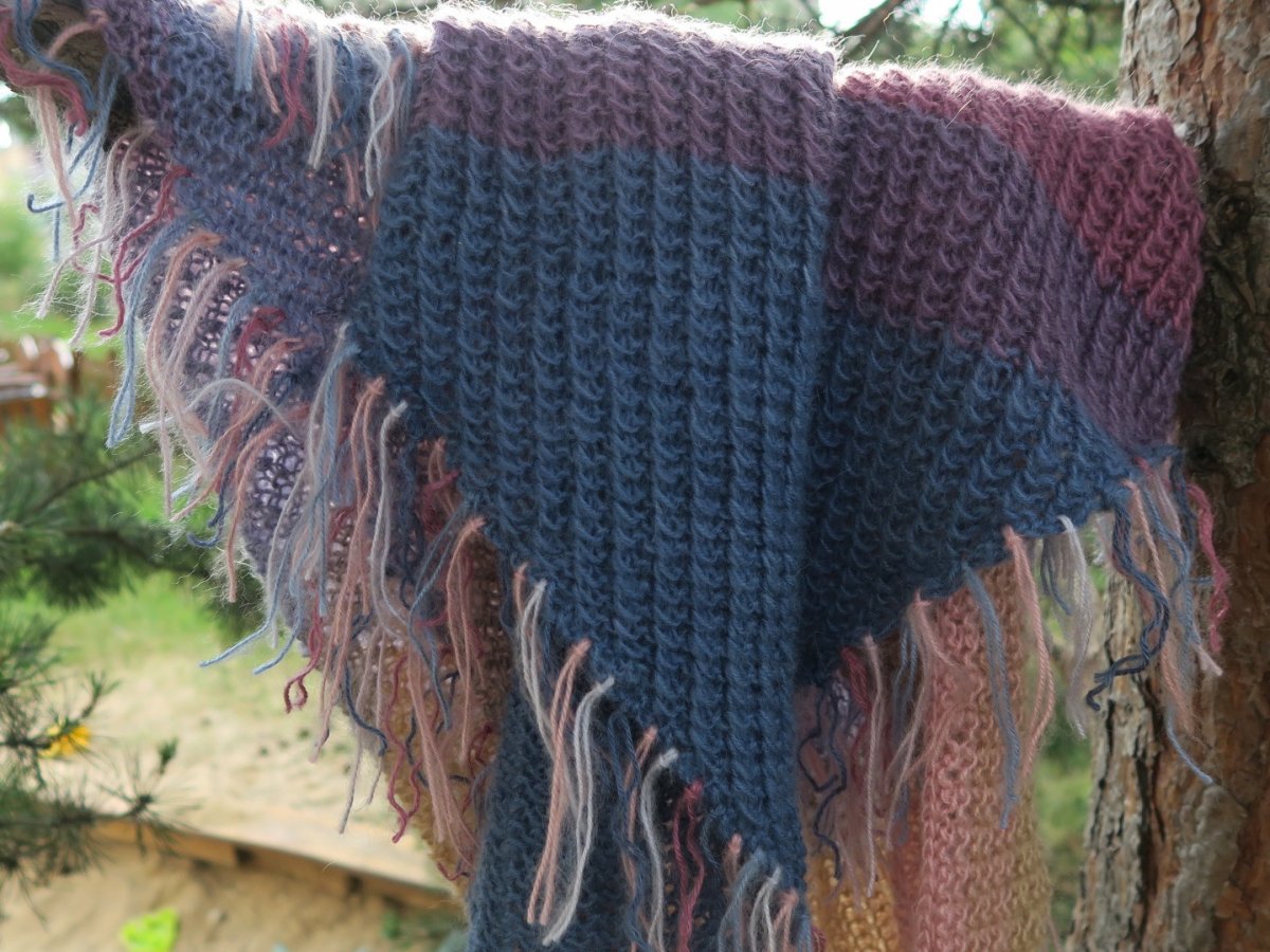 PLETENÝ ŠÁTEK Z ANGORY