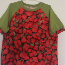 Tričko-jahody se zeleným rukávem vel.146-152
