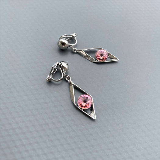 Antialerg. klipsy Light rose Swarovski kosočtverec