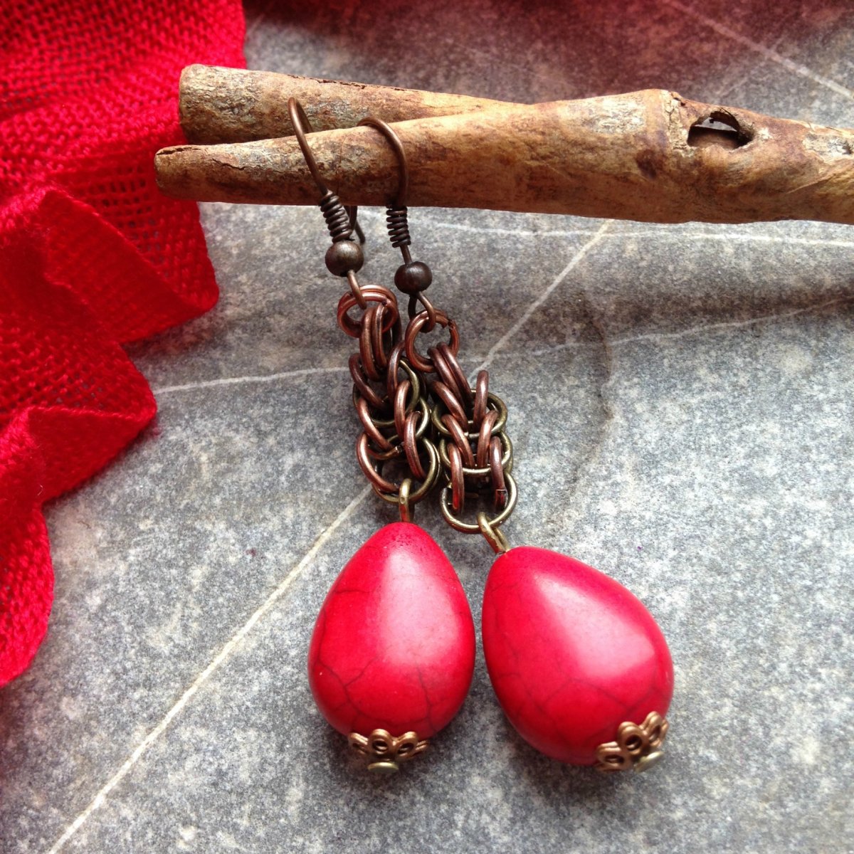 Persian bronze - náušnice s červenou slzičkou