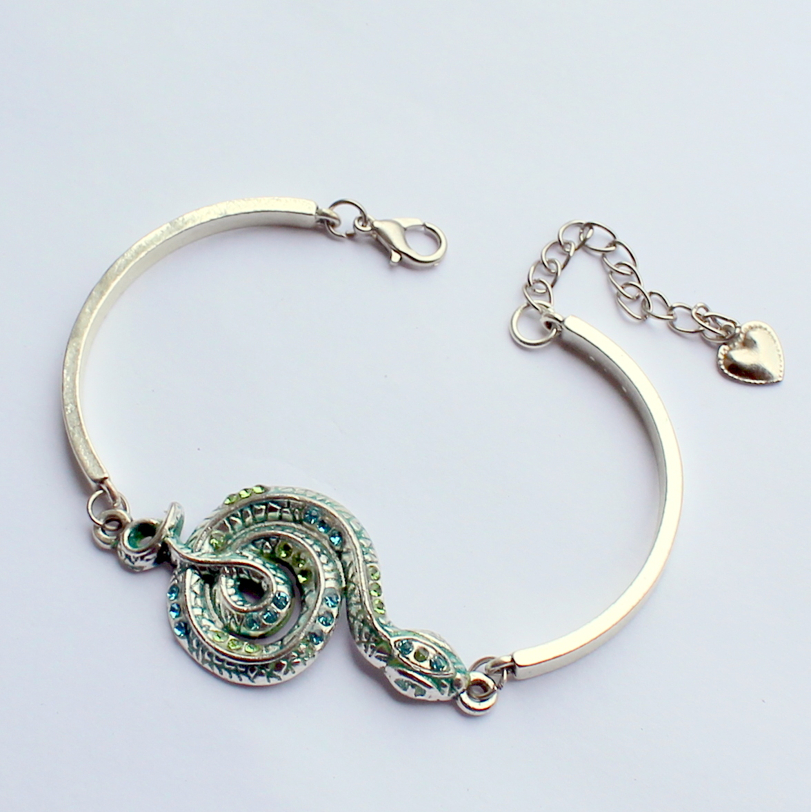 Elegantní náramek s hadem