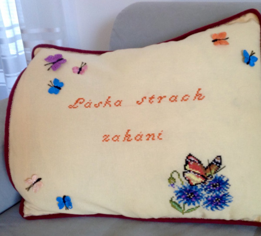 POLŠTÁŘ - LÁSKA STRACH ZAHÁNÍ