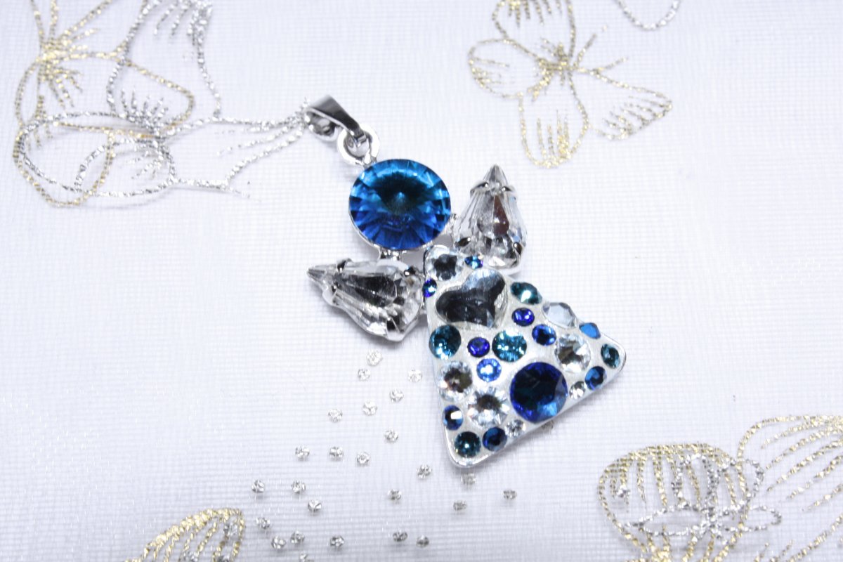 Modrý andílek se srdíčkem