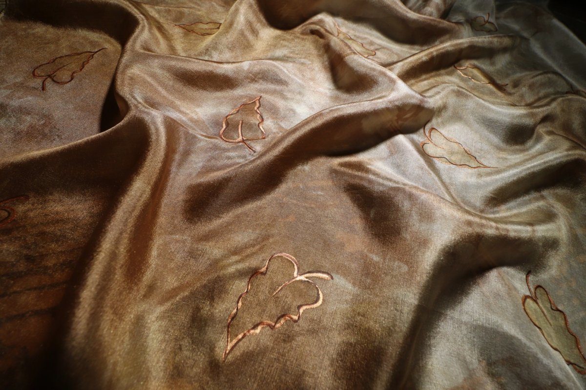 Listy - hnědý šátek