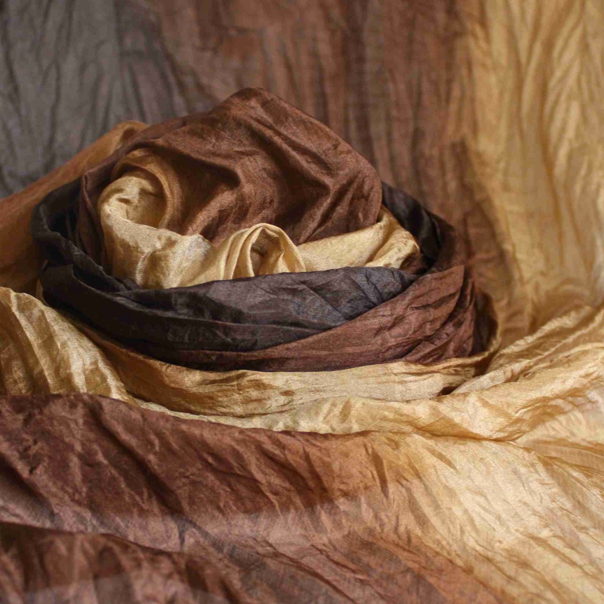 hedvábná šála hnědá