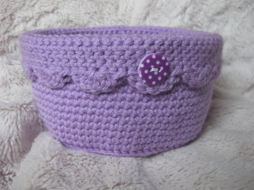 Háčkovaný košíček