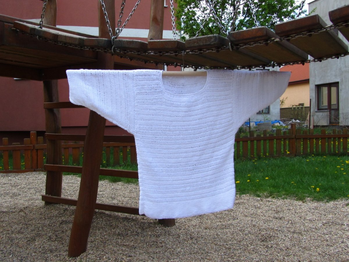 JEMNÁ HÁČKOVANÁ HALENKA - na dovolenou