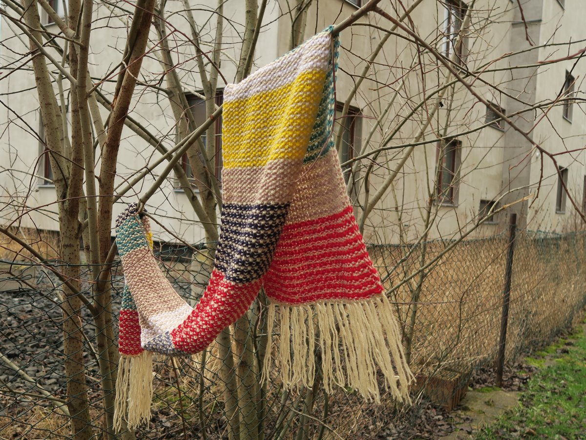 PLETENÁ BAREVNÁ MAXIŠÁLA