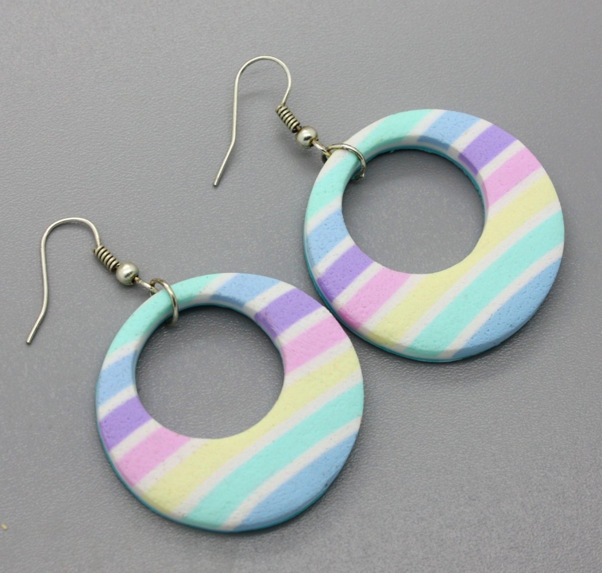 vzorované náušnice