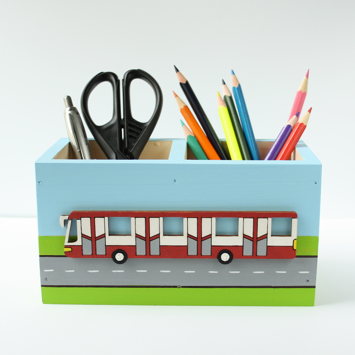 Dvojitý tužkovník s autobusem