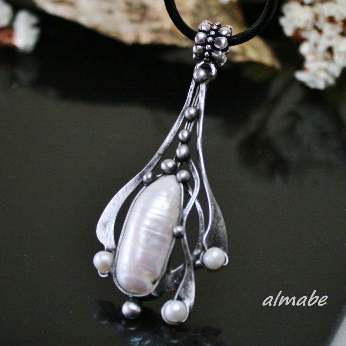 Síla lásky (perly)