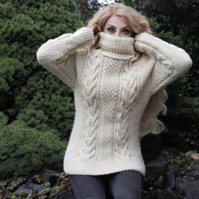 Teplý vlněný svetr "Nelly"