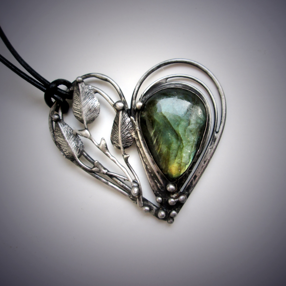 Labradorit srdce