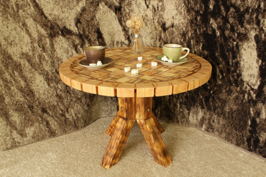 Dřevěný stolek....