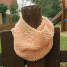 NÁKRČNÍK V JEMNÝCH BARVÁCH