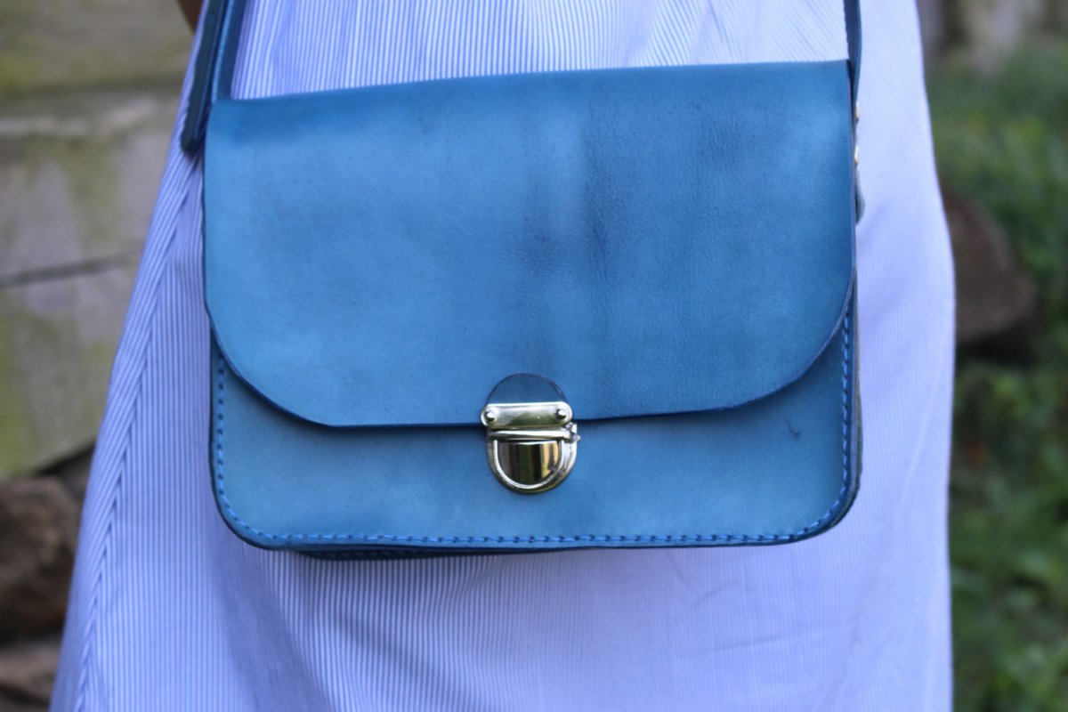 Dámská Modrá kožená kabelka