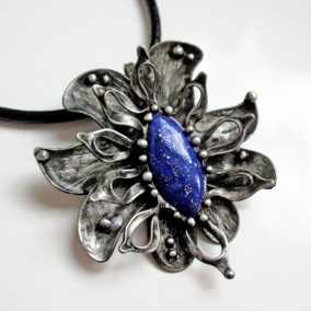 Lapis lazuli květ