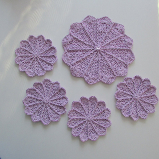 Háčkované prostírání - sada