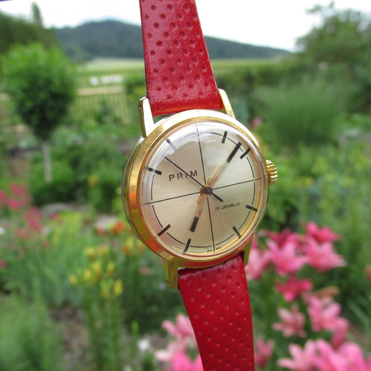 Hodinky Prim, z roku 1979, dámské, zlacené