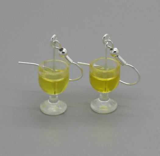 bílé víno ... skleničky .. sklenky