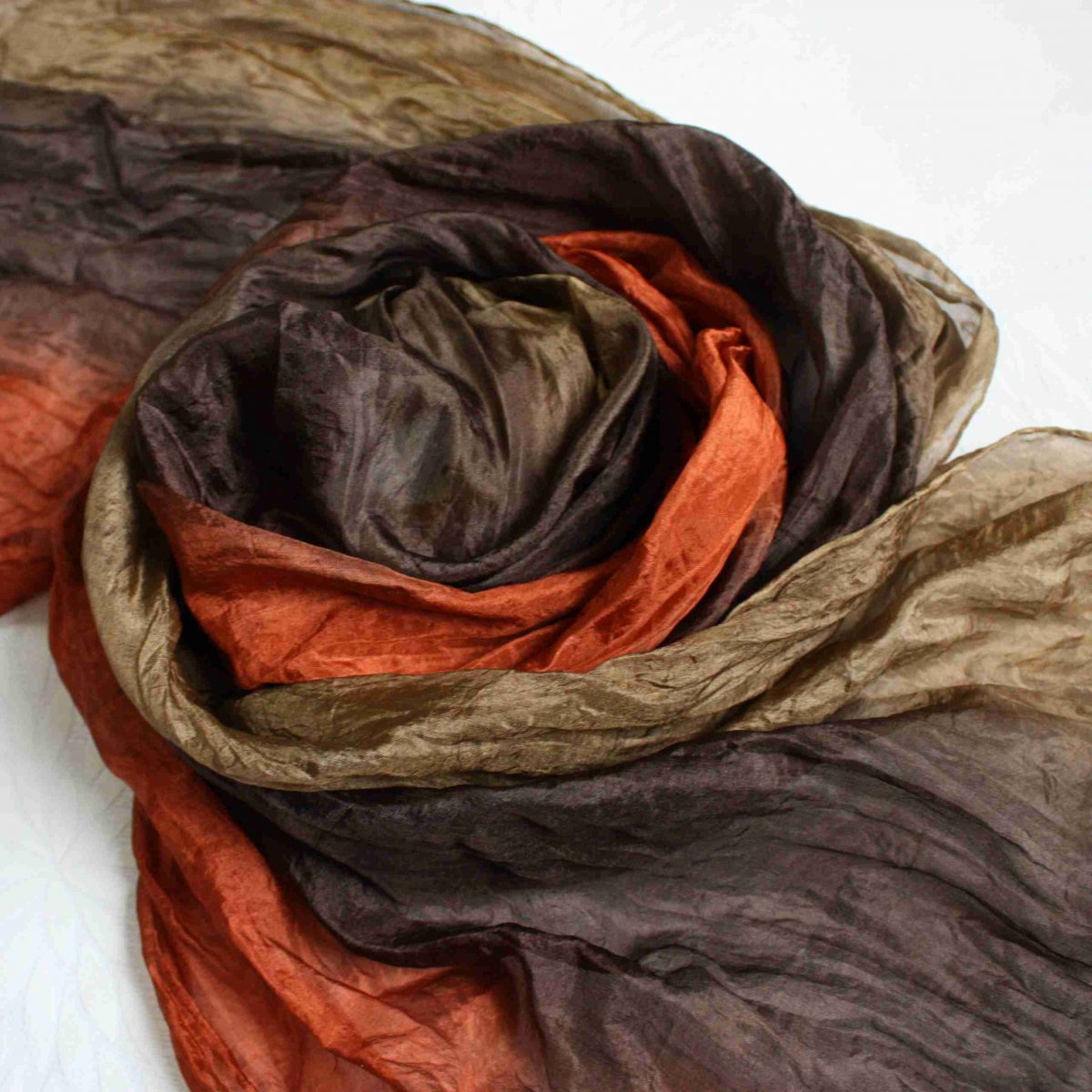 Čokoláda s karamelem ... hedvábná šála