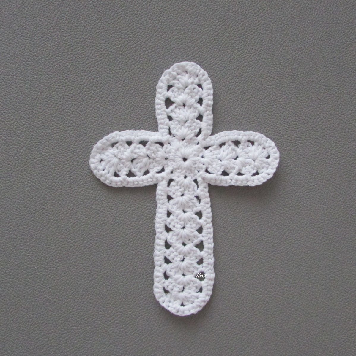 Háčkovaný kříž