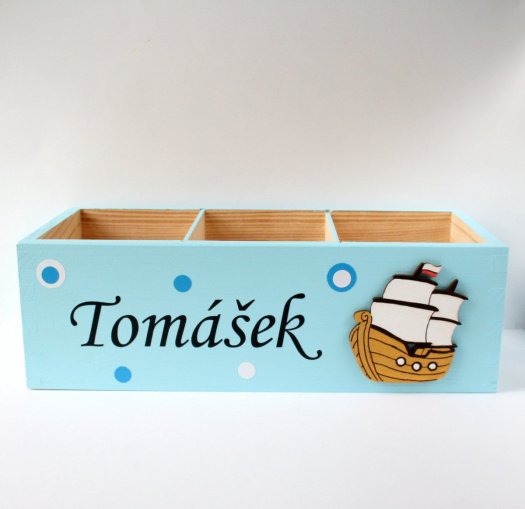Trojitý tužkovník s lodí