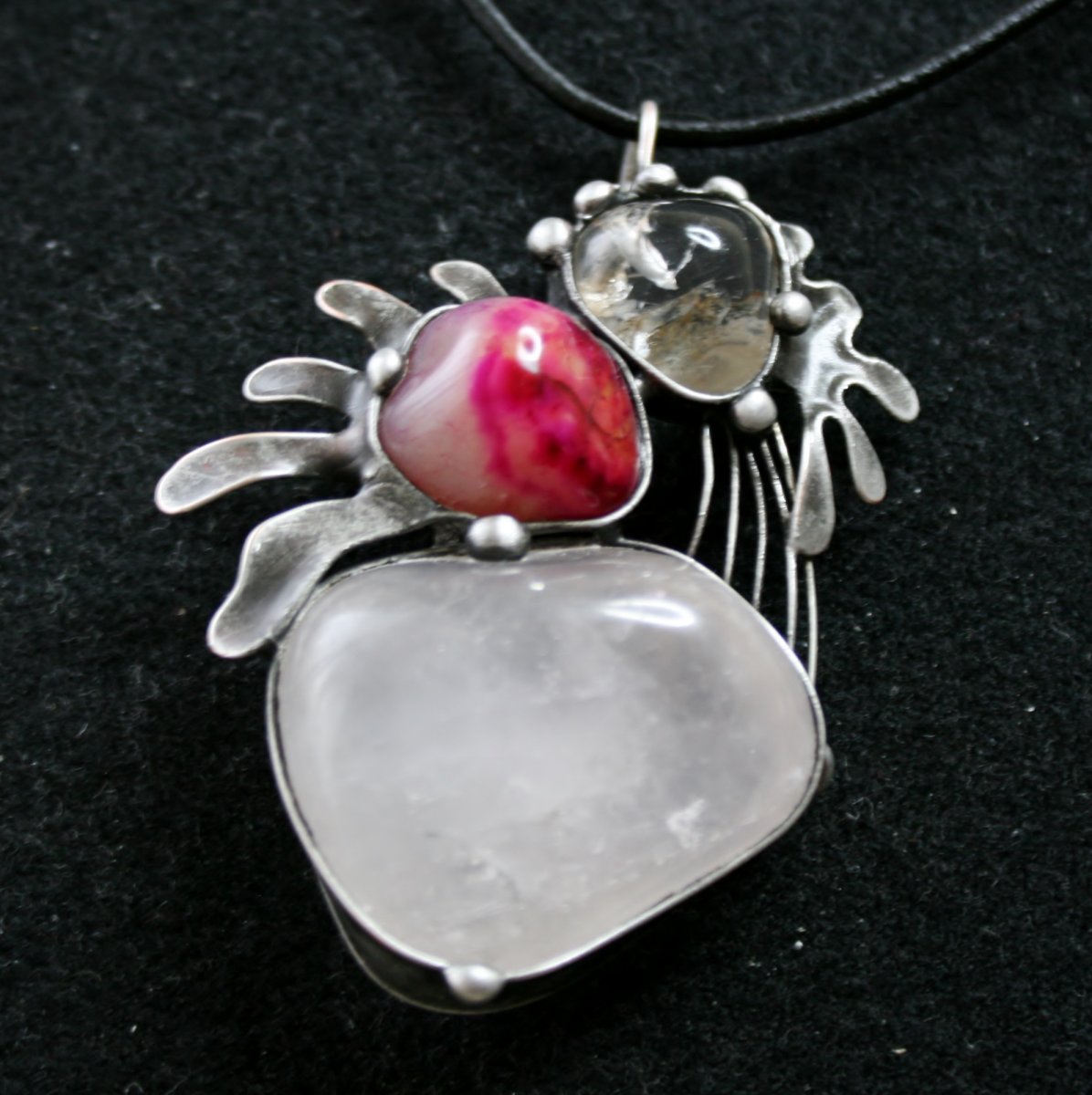 Něha - růženín, achát, křišťál  