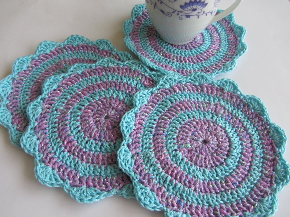 Háčkované prostírky - Šeříkové mandalky