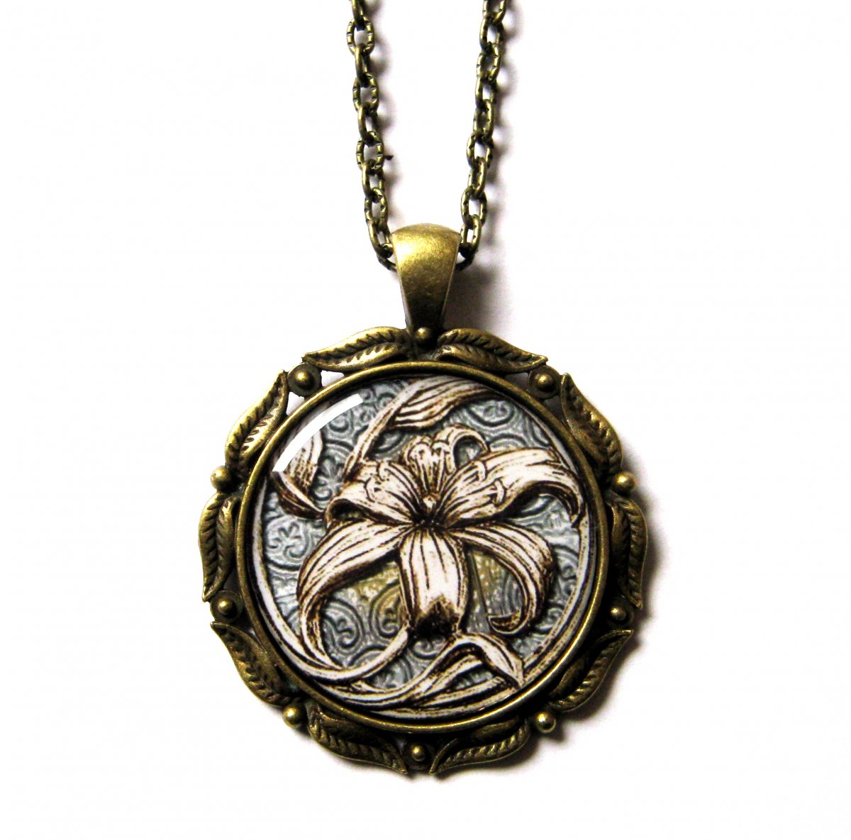 Přívěsek... Bronzová lilie.