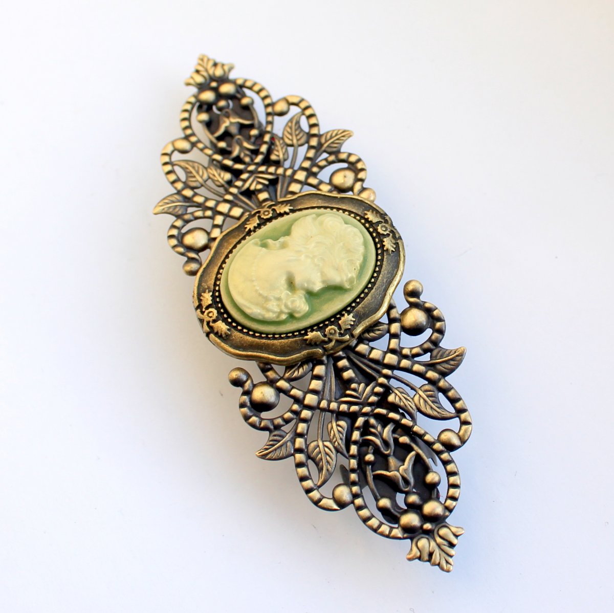 Romantická spona s kamejí