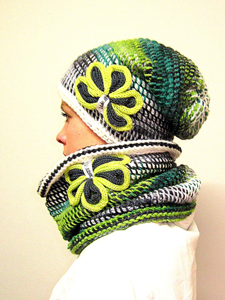 Souprava čepice a tunelu s aplikací 