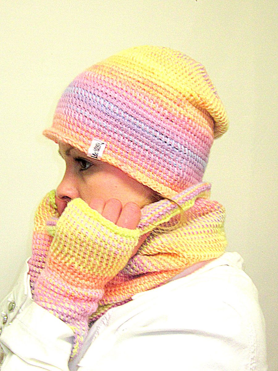 Souprava čepice, tunelu a návleků na ruce