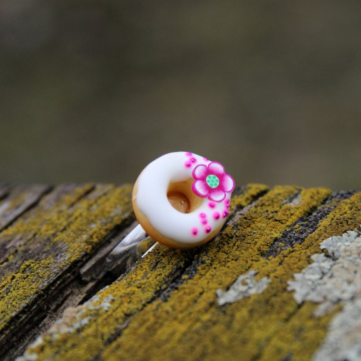 Donutek s kytičkou 3(dětská velikost,roztažitelný)