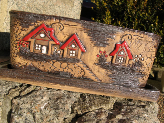 Truhlík s domečky 35 cm