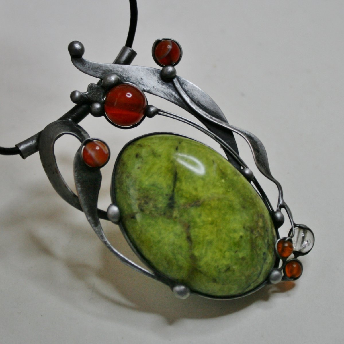 Konečně přišlo jaro - opál zelený XXL