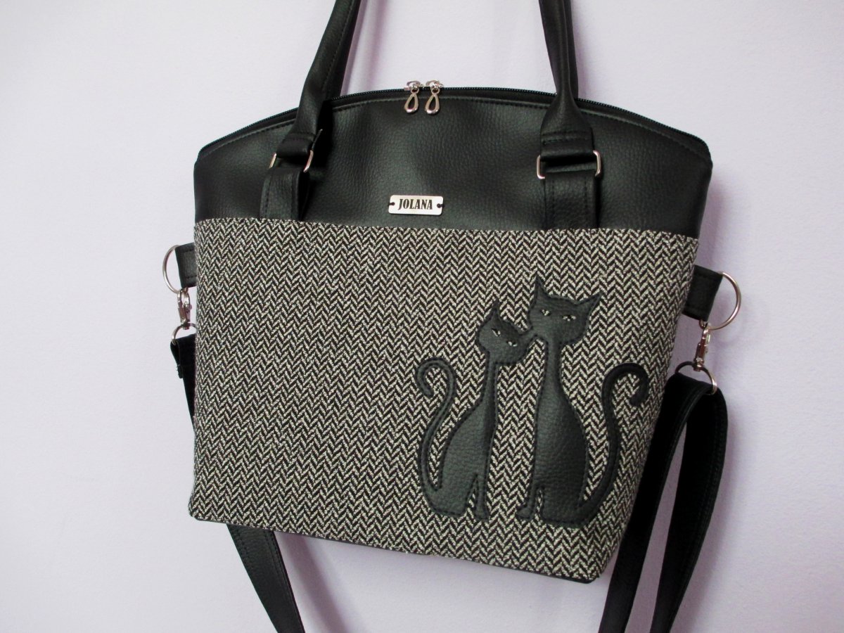 Kabelka s aplikací kočiček