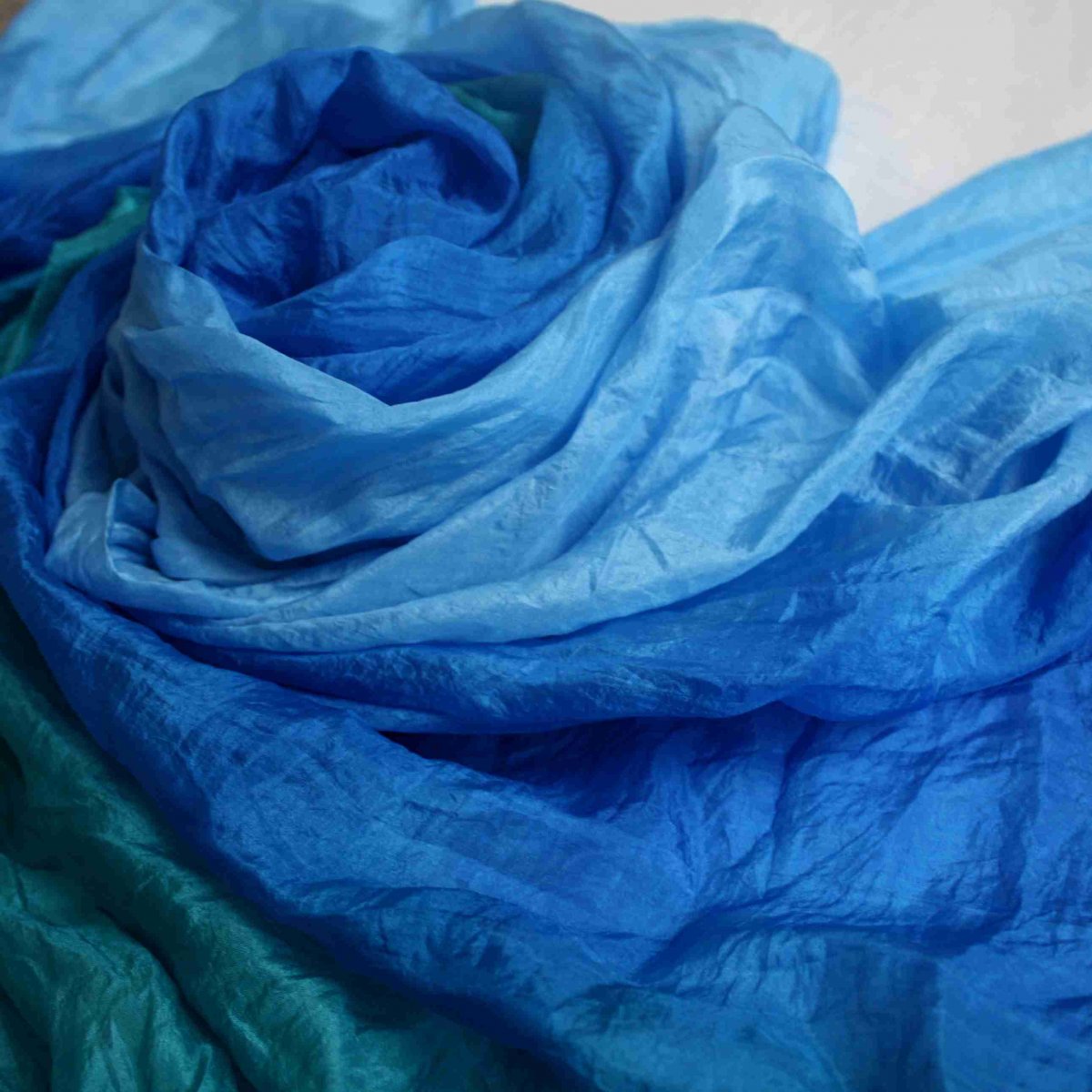 hedvábný pléd do modra