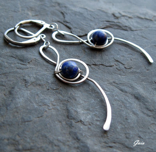 Náušnice...Klíč a lapis lazuli...chirurgická ocel