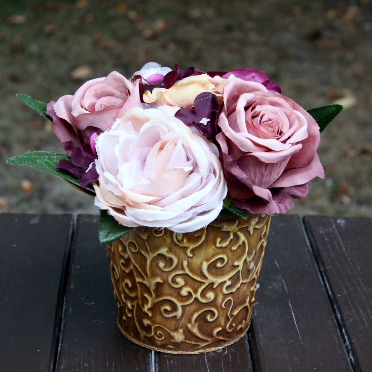 Dekorace na stůl_Coffee Roses v plecháčku