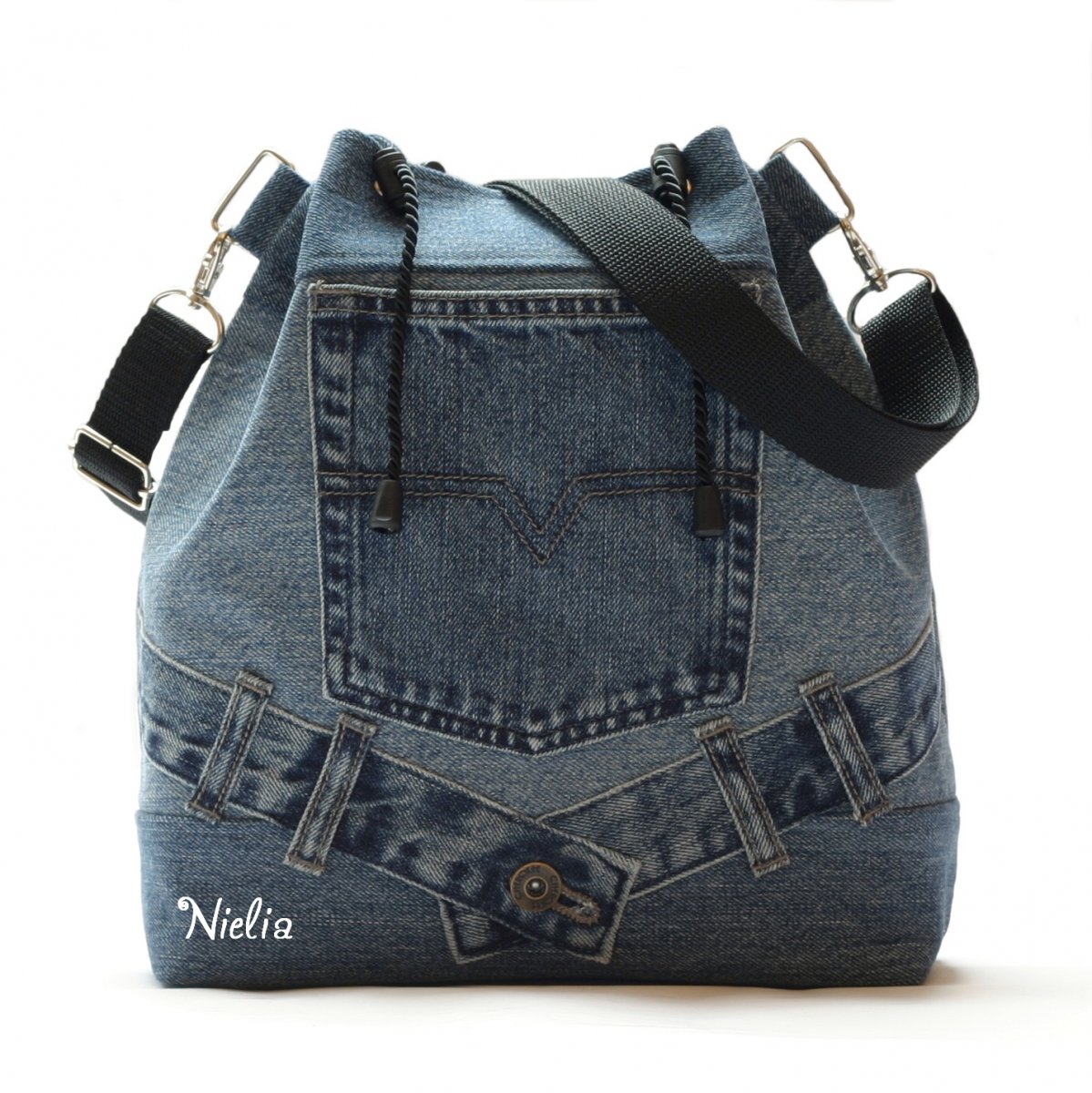 S páskem lehce přes boky X