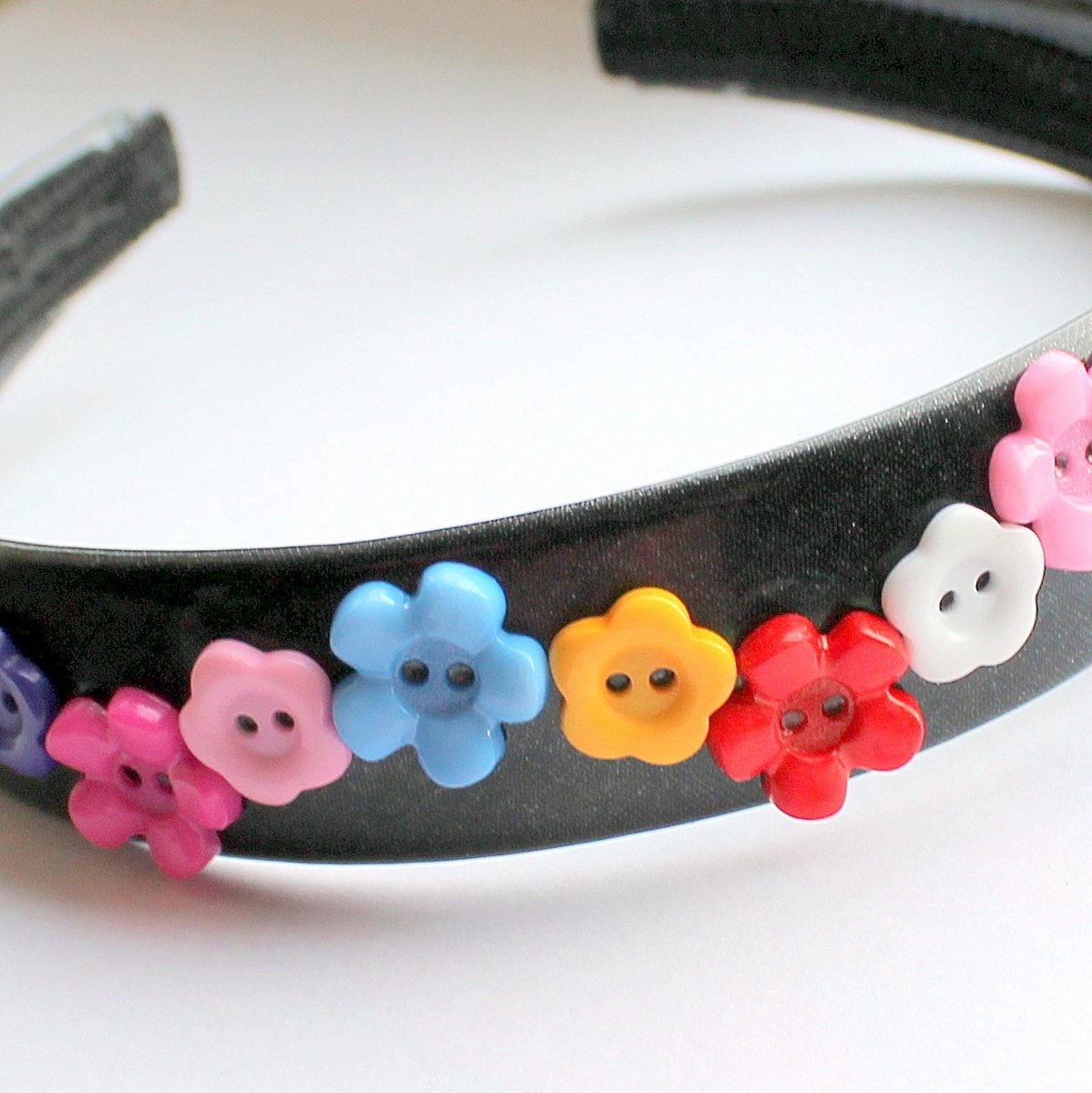 Knoflík sem, knoflík tam - čelenka