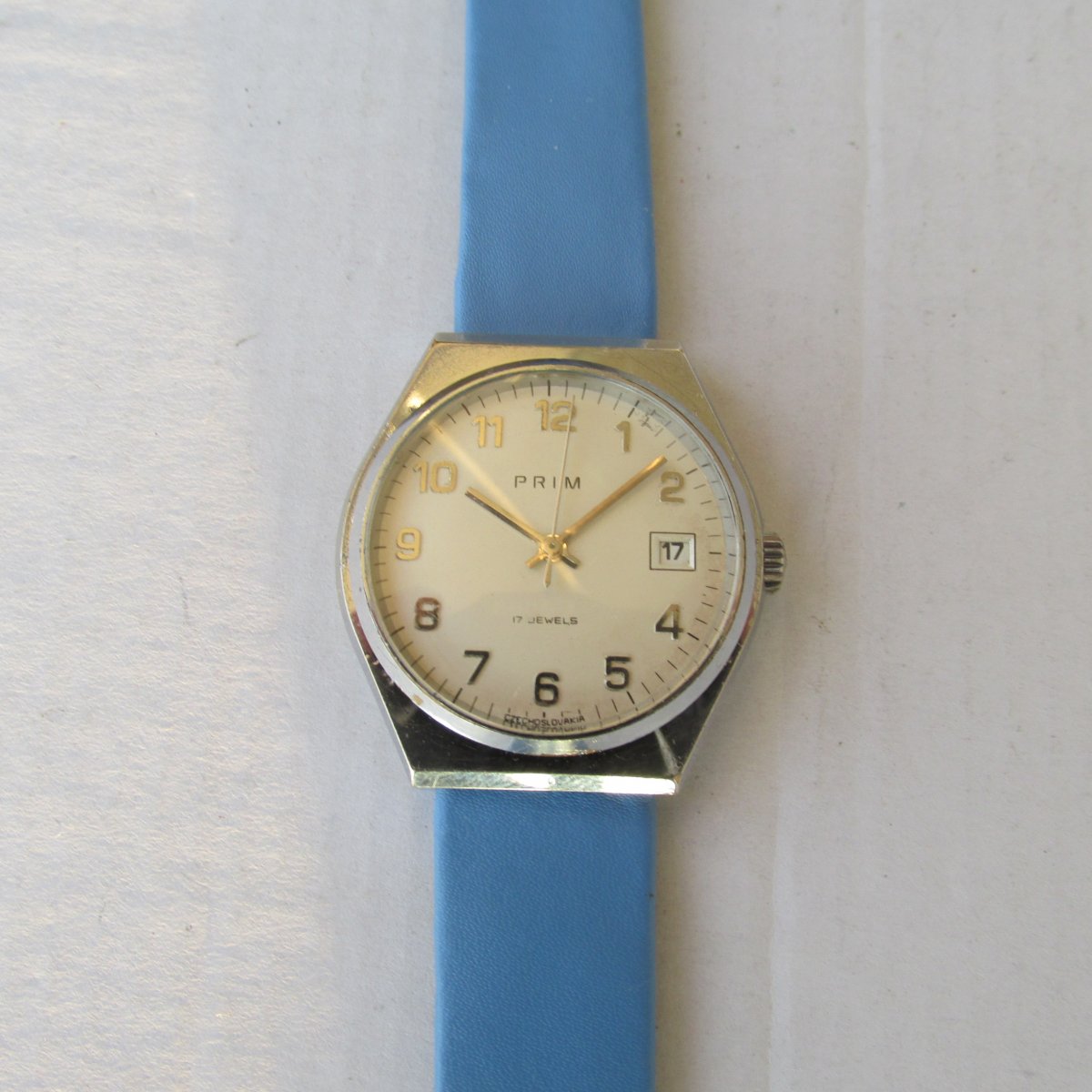 Hodinky Prim s datumem, z roku 1983