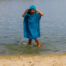 IHNED: Dětské pončo k vodě - tyrkysové