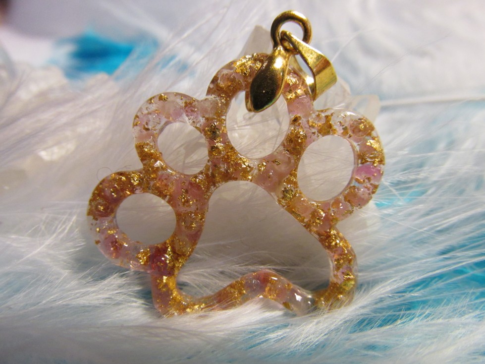 Orgonit - tlapička s turmalínem a plátkovým zlatem